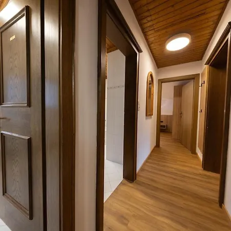 アパート Braun 2 カプルーン